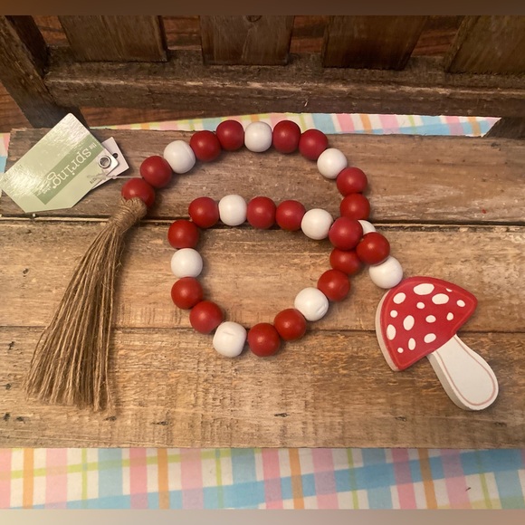 Spring Gnome Tier Tray Decor, Summer Gnome Beaded Garland & Mushroom Wood Sign - Picture 15 of 16